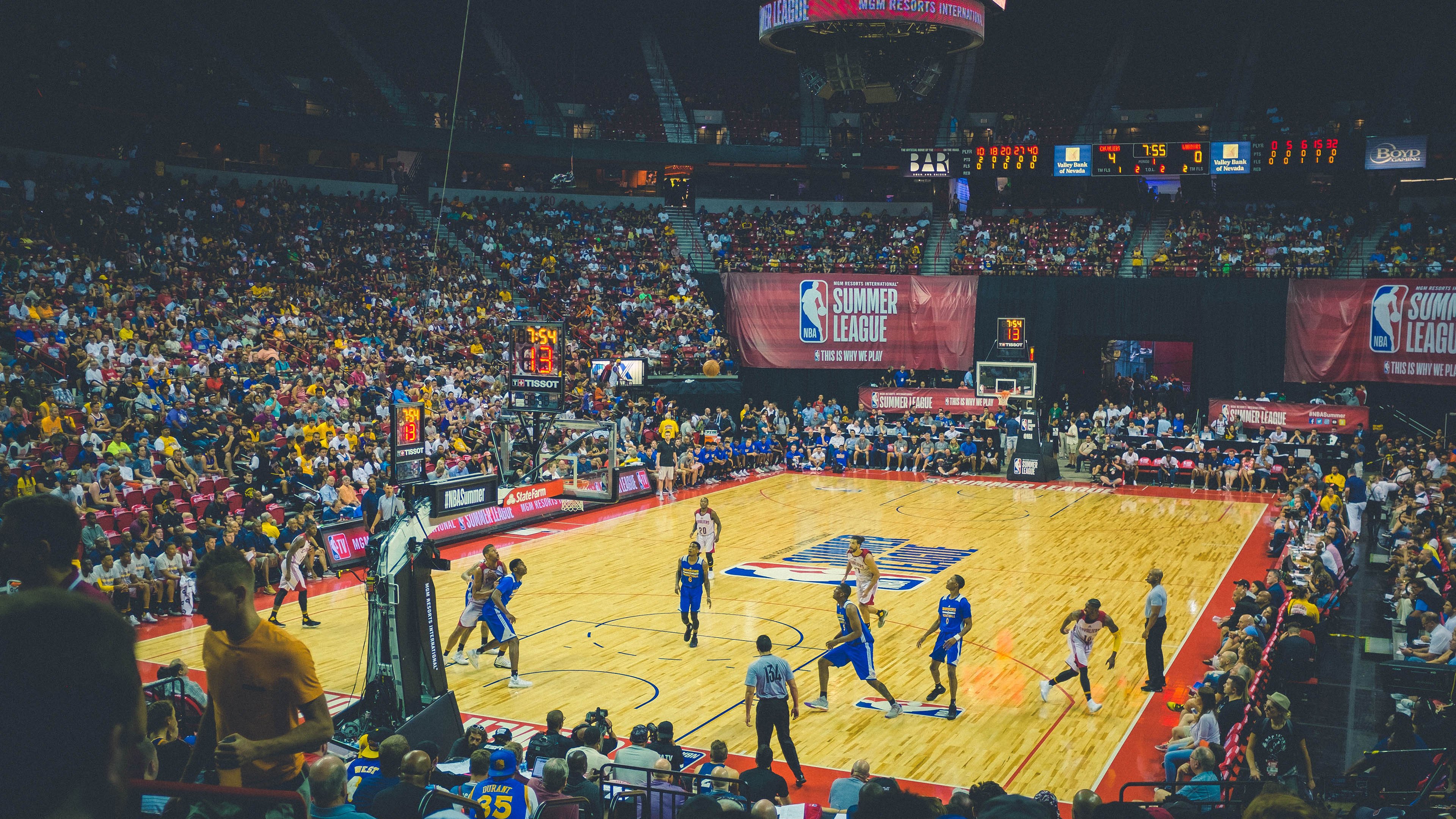 随机APEX英雄 赛季末战况白热化，apex赛季初白金