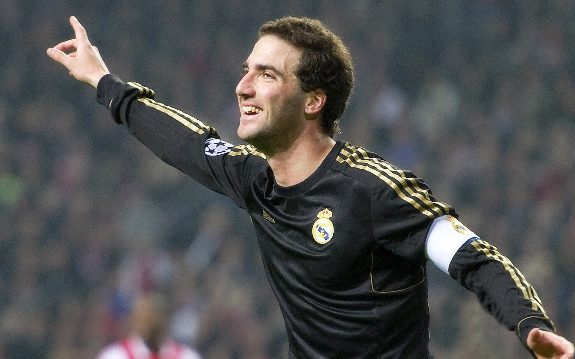 随机法甲主场大战，精彩进球和神级扑救成最大看点，法甲参赛球队