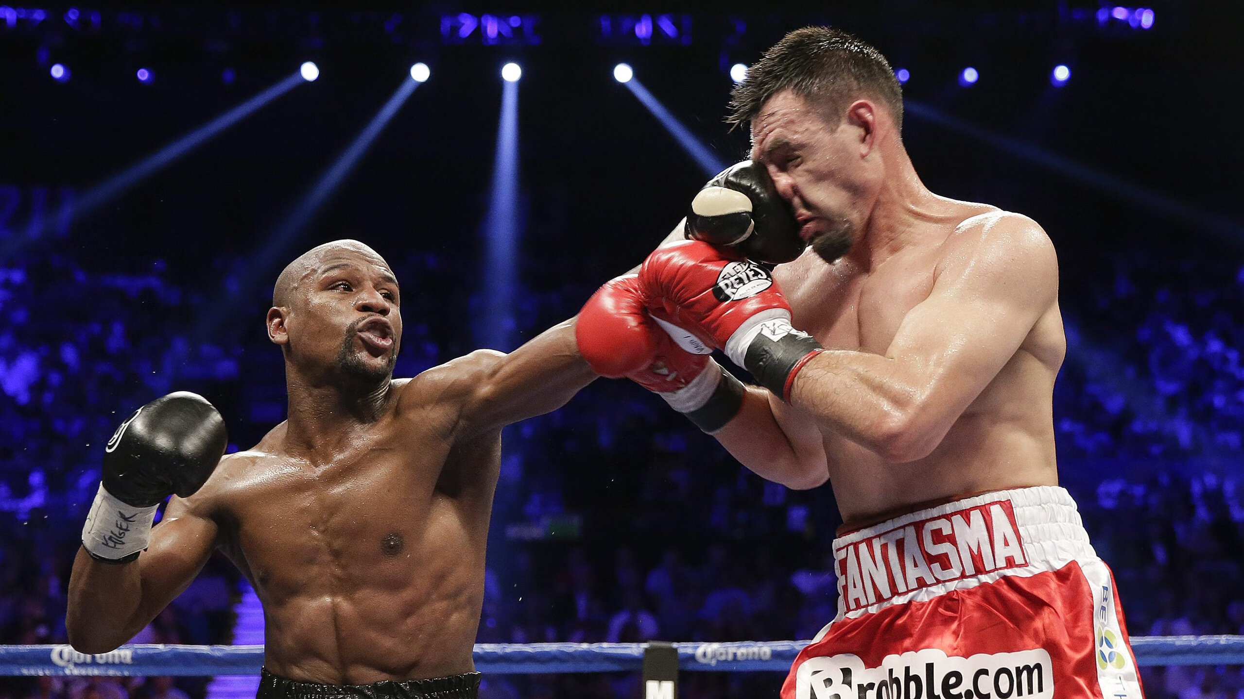 “短柄墙球:高新区全民健身馆赛场,赛出速度与智慧的新高度!”